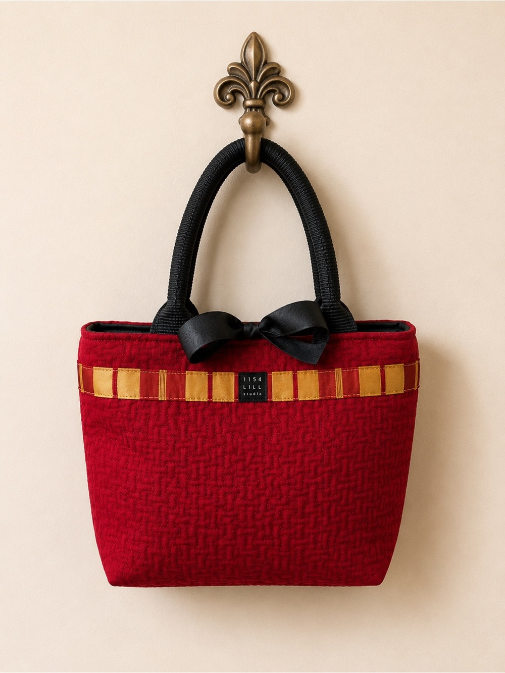 1154 LILL Studio red quilt top handle tote clutch handbag vintage